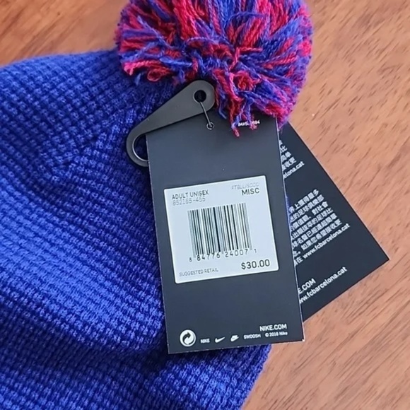 NWT - Nike Football Soccer Club Barcelona, unisex beanie hat in Blue/Maroon - Picture 7 of 7